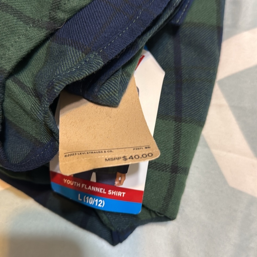 Levi’s boys plaid flannel shirts size 10/12 - Picture 9 of 9